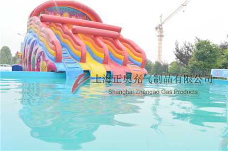 河南信陽(yáng)移動(dòng)水上樂(lè)園案例